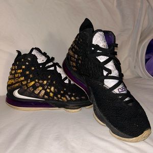 Nike lebron 17